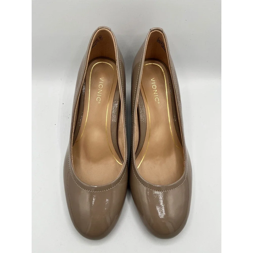 Vionic Carmel Taupe Patent Block Heel Pumps Women Sz 7.5 Wide Round Toe Shoes